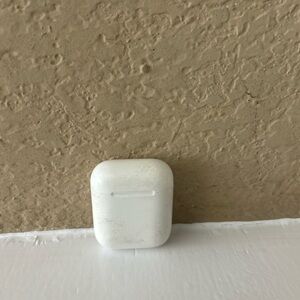 Apple White AirPods Case